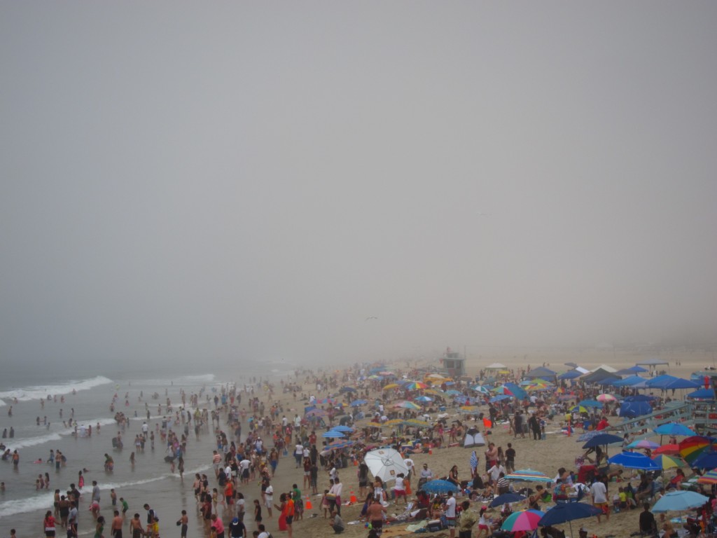 clouds ain't gonna scare crowds - santa monica beach in the middle of june gloom