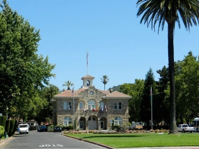 sonoma town square, one of many photos allison snapped of the square!