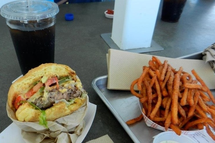 delicious hamburgers at gott's roadside (formerly taylor's refresher)