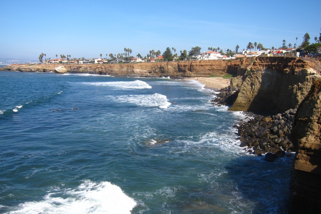 the sunset cliffs in san diego just south of ocean beach