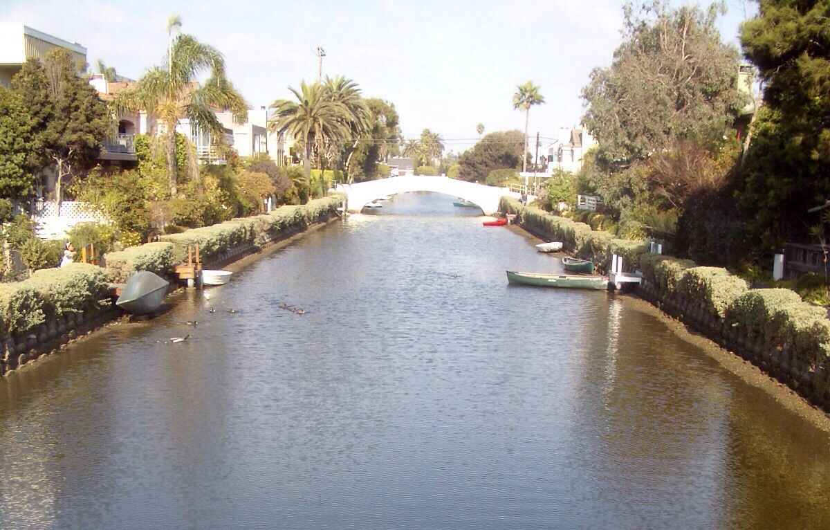 the canals of venice in los angeles