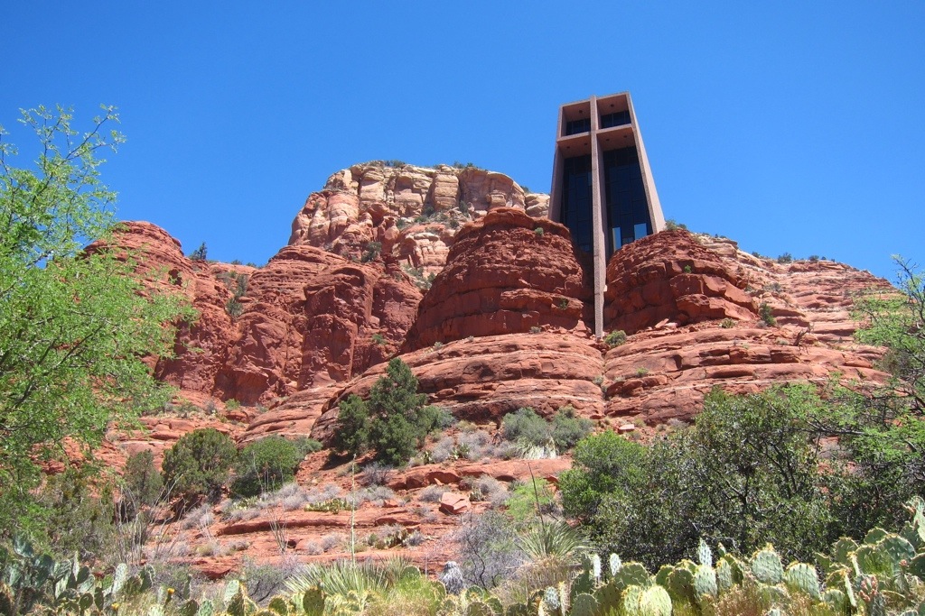 chapel of the holy cross in sedona - fantastic architecture, inside and out